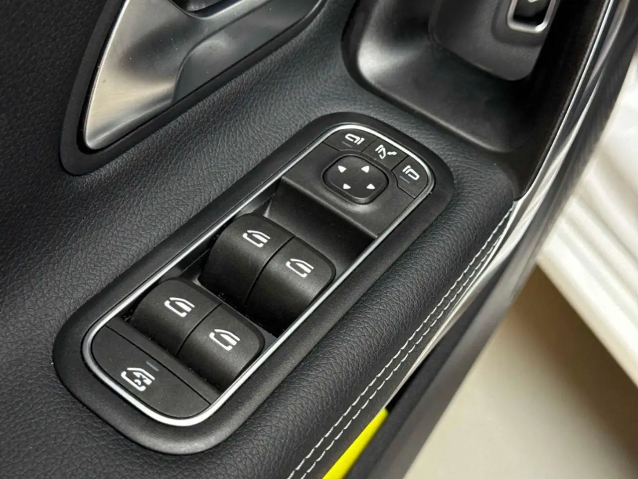 Mercedes-Benz CLA 180 Pano Standhzg ACC Lenkhzg Neuwertig — Galería del vehículo 14