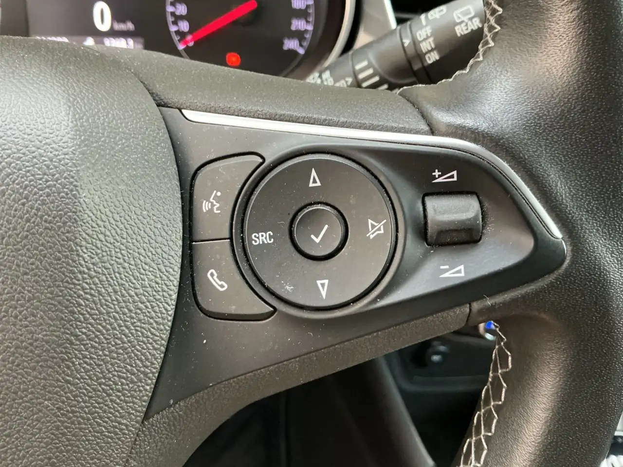 Opel Crossland 1.2 Kamera,Parksensoren,LED,CarPlay, — معرض صور السيارة 20