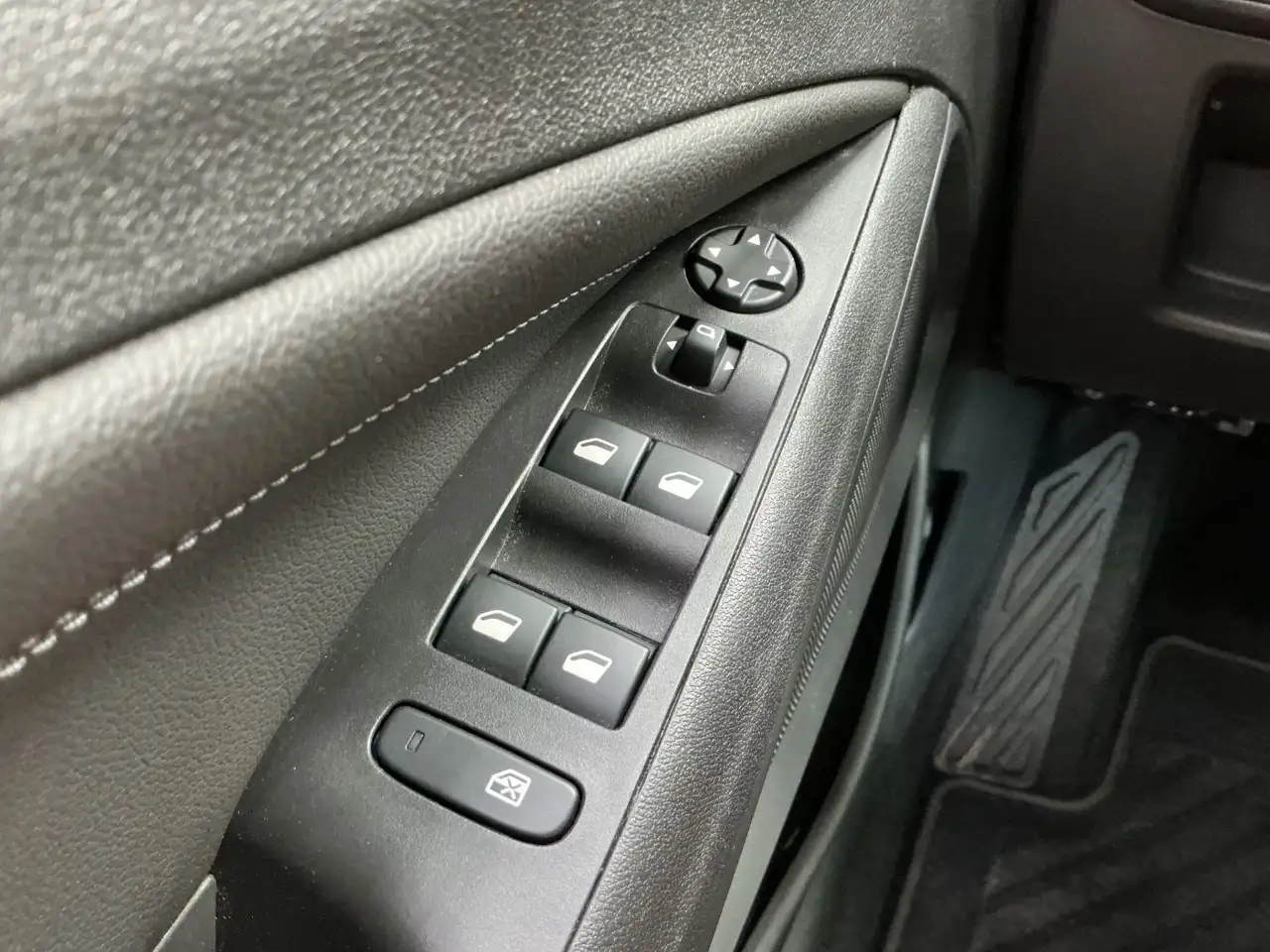 Opel Crossland 1.2 Kamera,Parksensoren,LED,CarPlay, — معرض صور السيارة 16