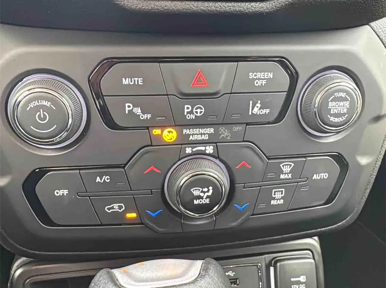 Jeep Renegade Limited e-Hybrid Navi Kam SHZ LHZ — Galerie du véhicule 18