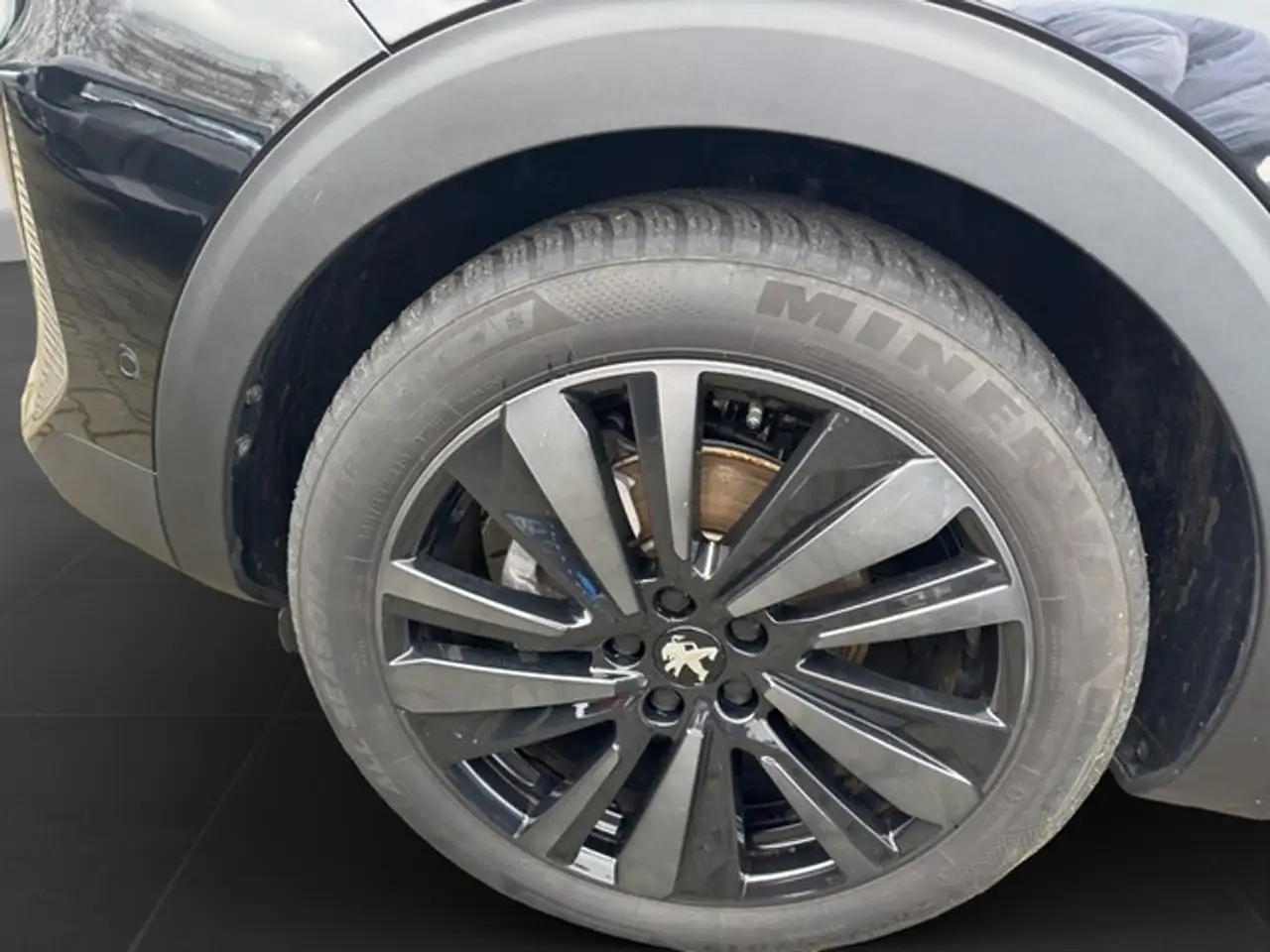 Peugeot 5008 Hybrid 136 GT 7-Sitzer +PANO+LED+SHZ+MEMORY+CAR... — Vehicle gallery 7