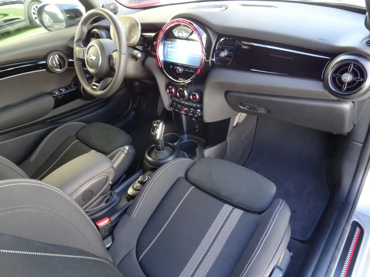 MINI Cooper Cabrio Aut. — Vehicle gallery 31