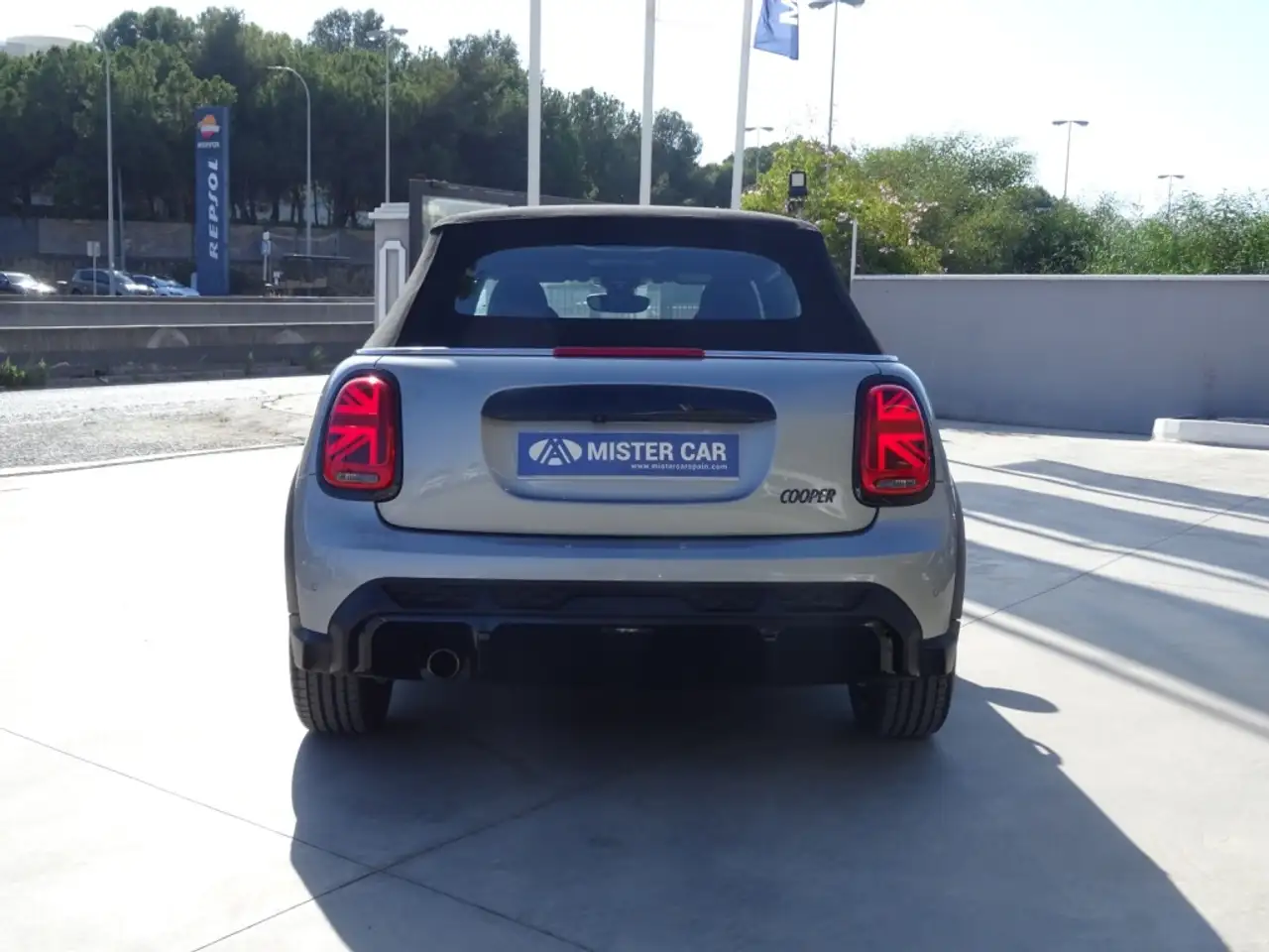MINI Cooper Cabrio Aut. — Vehicle gallery 18