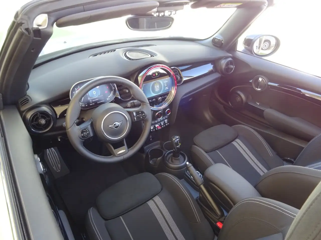 MINI Cooper Cabrio Aut. — Vehicle gallery 24