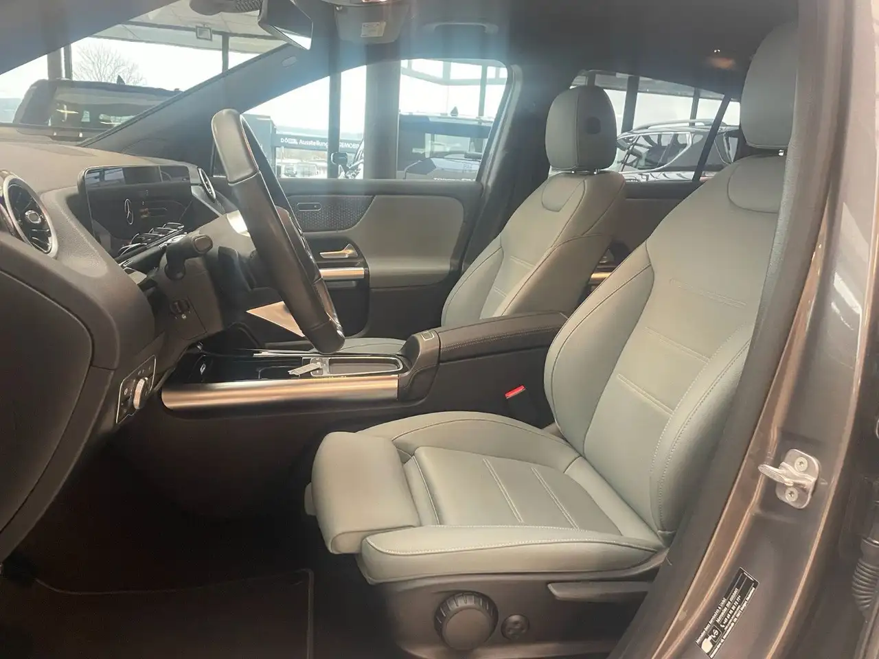 Mercedes-Benz GLA 220 4Matic Progressive *AHK *Night — Vehicle gallery 8