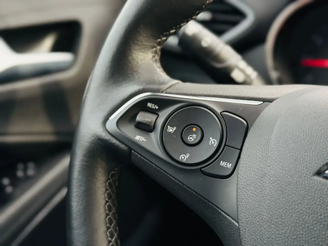 Opel Crossland X 1,2 T ENJOY, Navi, LED, RFK, PTS, SHZ, LKH, Beh. W — Galerie du véhicule 17