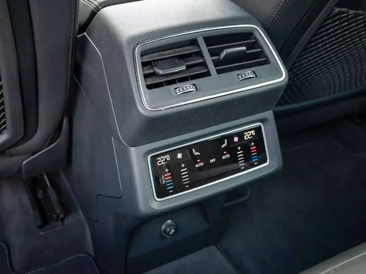 Audi Q8 e-tron 50 quattro Advanced — معرض صور السيارة 12