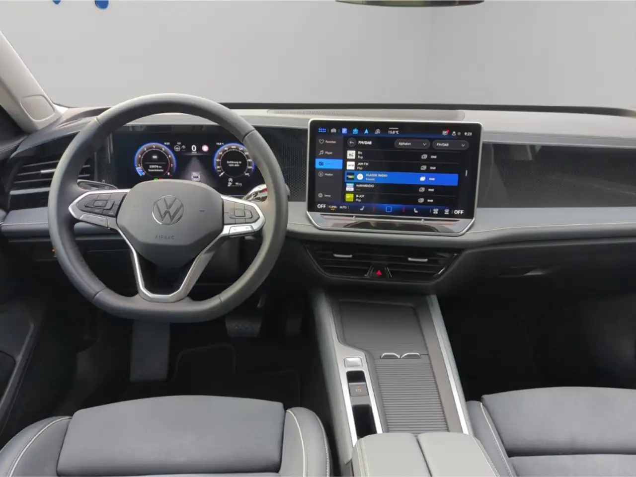 Volkswagen Passat Variant Business 1.5 eTSI DSG,ACC,IQ.DRIVE,RFK,AHK,SHZ — Galería del vehículo 8