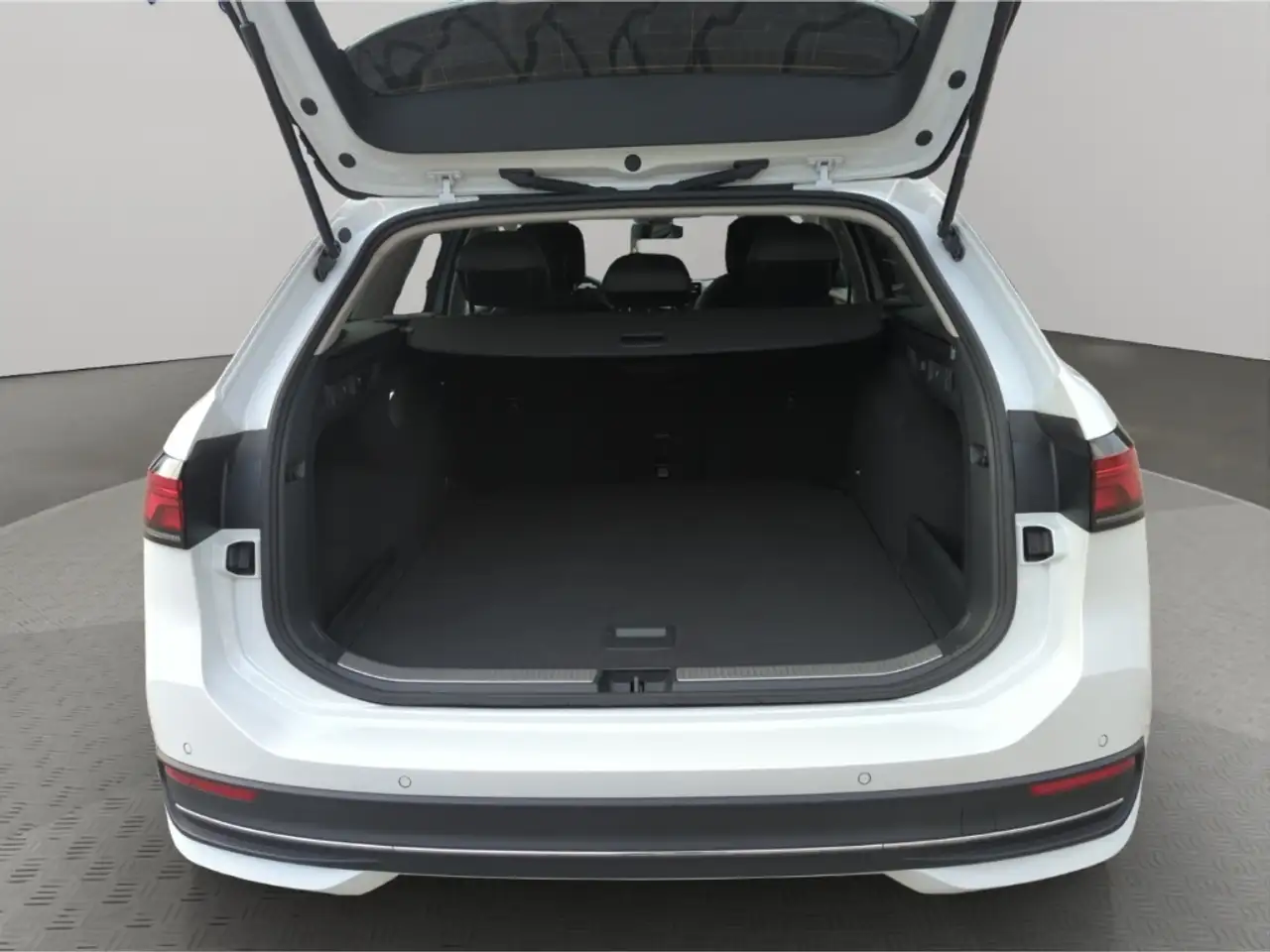 Volkswagen Passat Variant Business 1.5 eTSI DSG,ACC,IQ.DRIVE,RFK,AHK,SHZ — Galería del vehículo 13