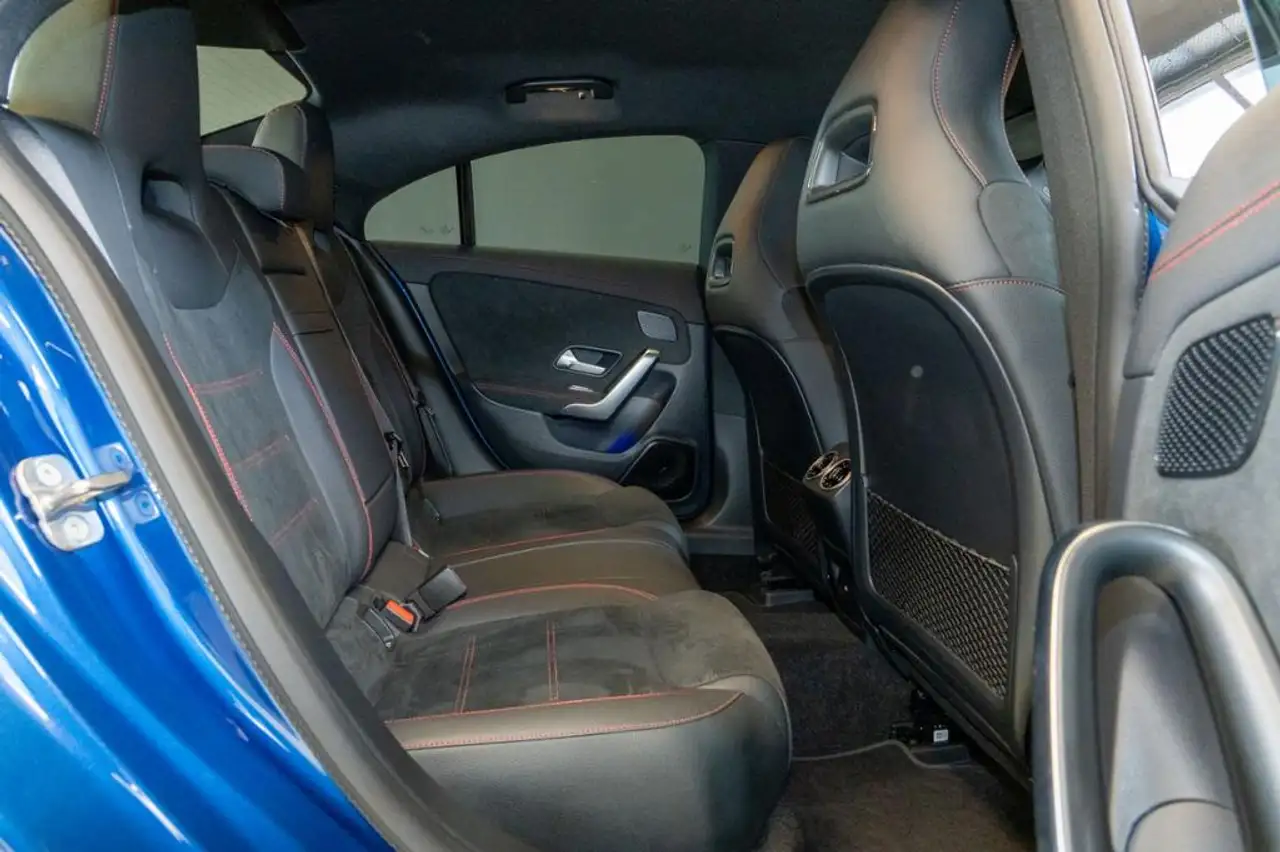 Mercedes-Benz CLA 220 4MATIC Coupé * — Vehicle gallery 9