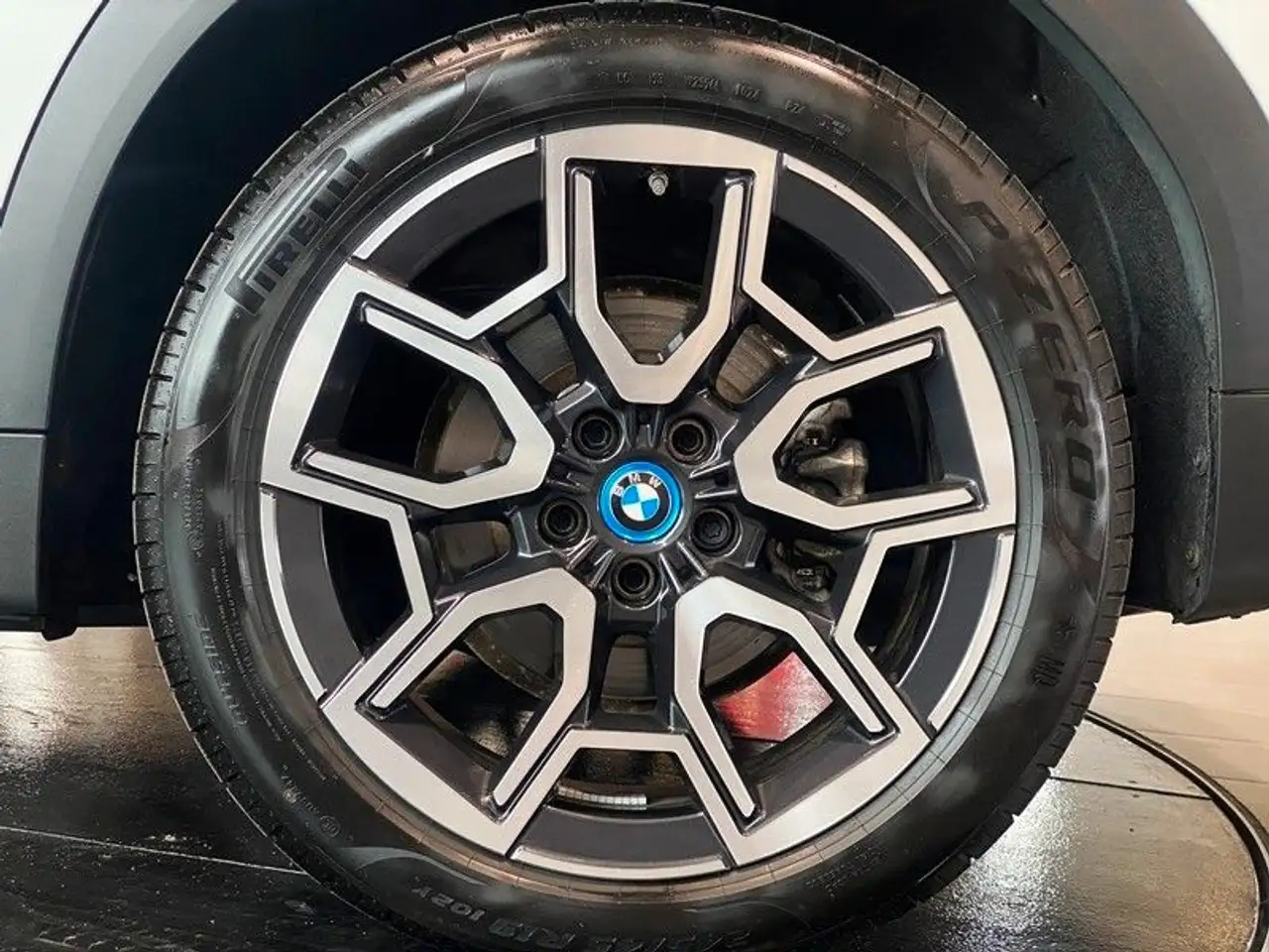 BMW iX2 xDrive30 InnovP Memory Pano H&K ACC AHK 360° — معرض صور السيارة 5