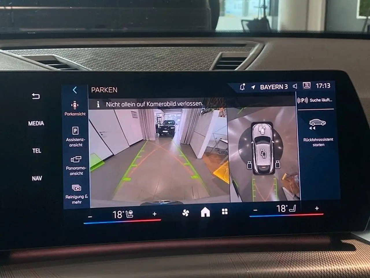 BMW iX2 xDrive30 InnovP Memory Pano H&K ACC AHK 360° — معرض صور السيارة 23