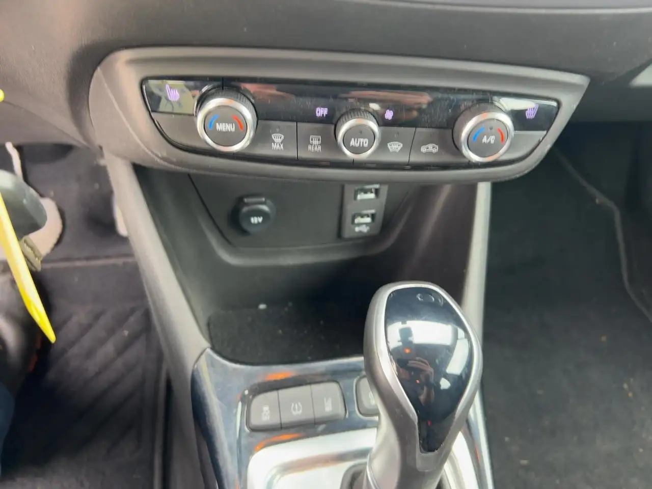 Opel Crossland *NAV+Allwet*+PDC+Sitzhei*+BFScheibe* — Galerie du véhicule 17