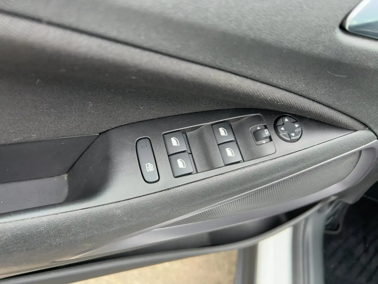 Opel Crossland *NAV+Allwet*+PDC+Sitzhei*+BFScheibe* — Galerie du véhicule 15