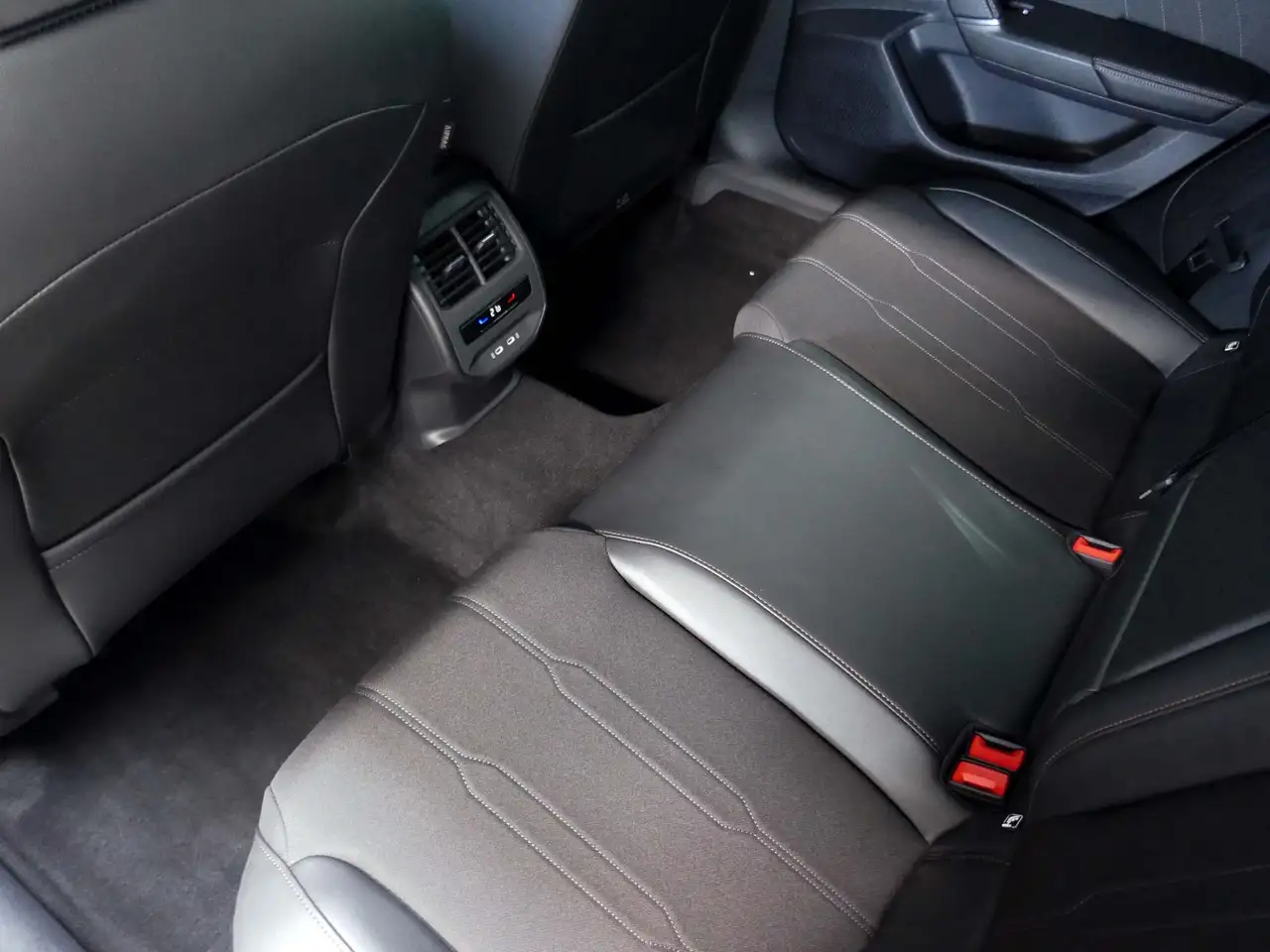 CUPRA Leon SP 1.5 eTSI | LED RFK ACC Navi — Vehicle gallery 10