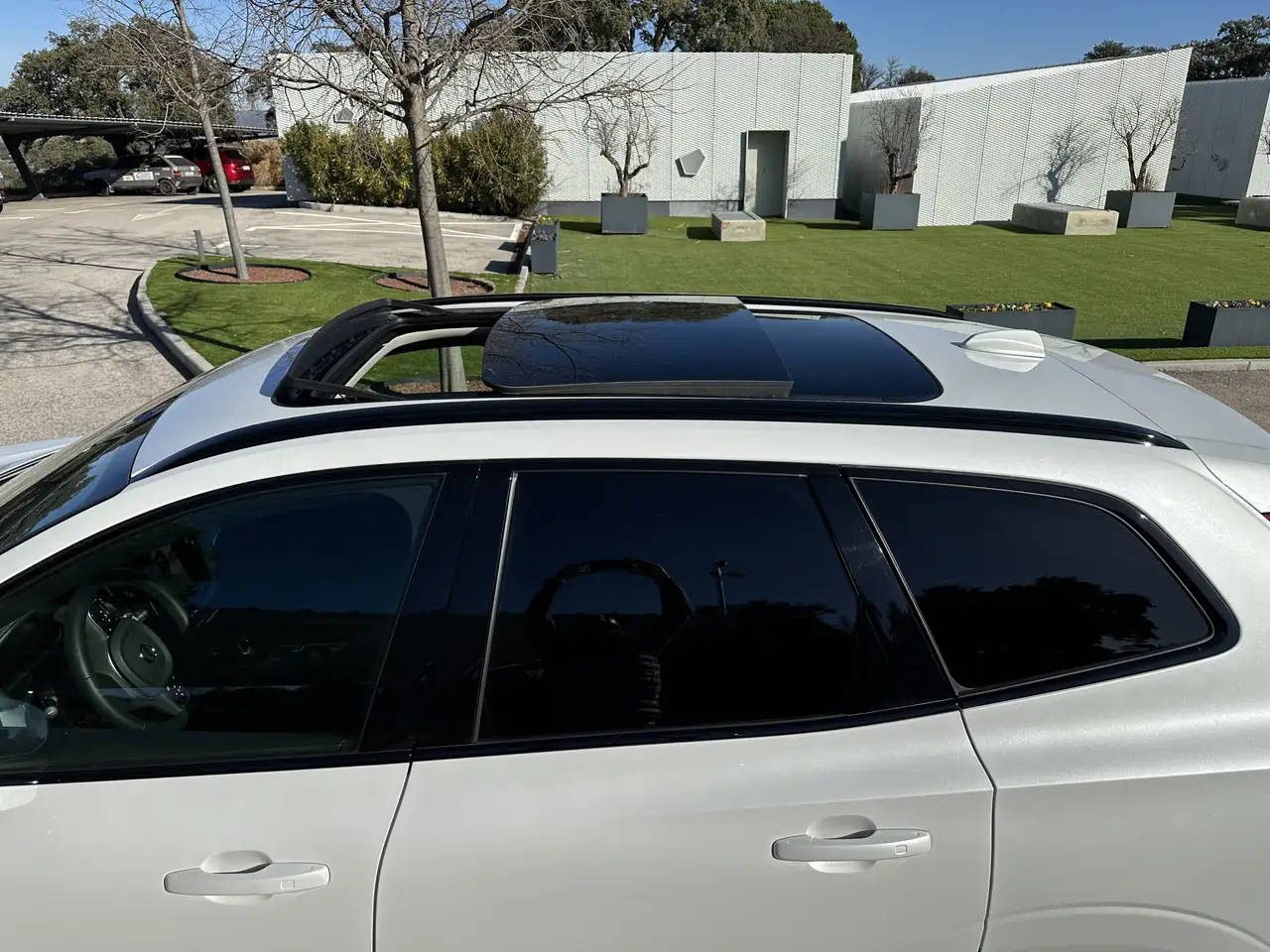 Volvo XC60 T6 Recharge Ultimate Dark — Vehicle gallery 20