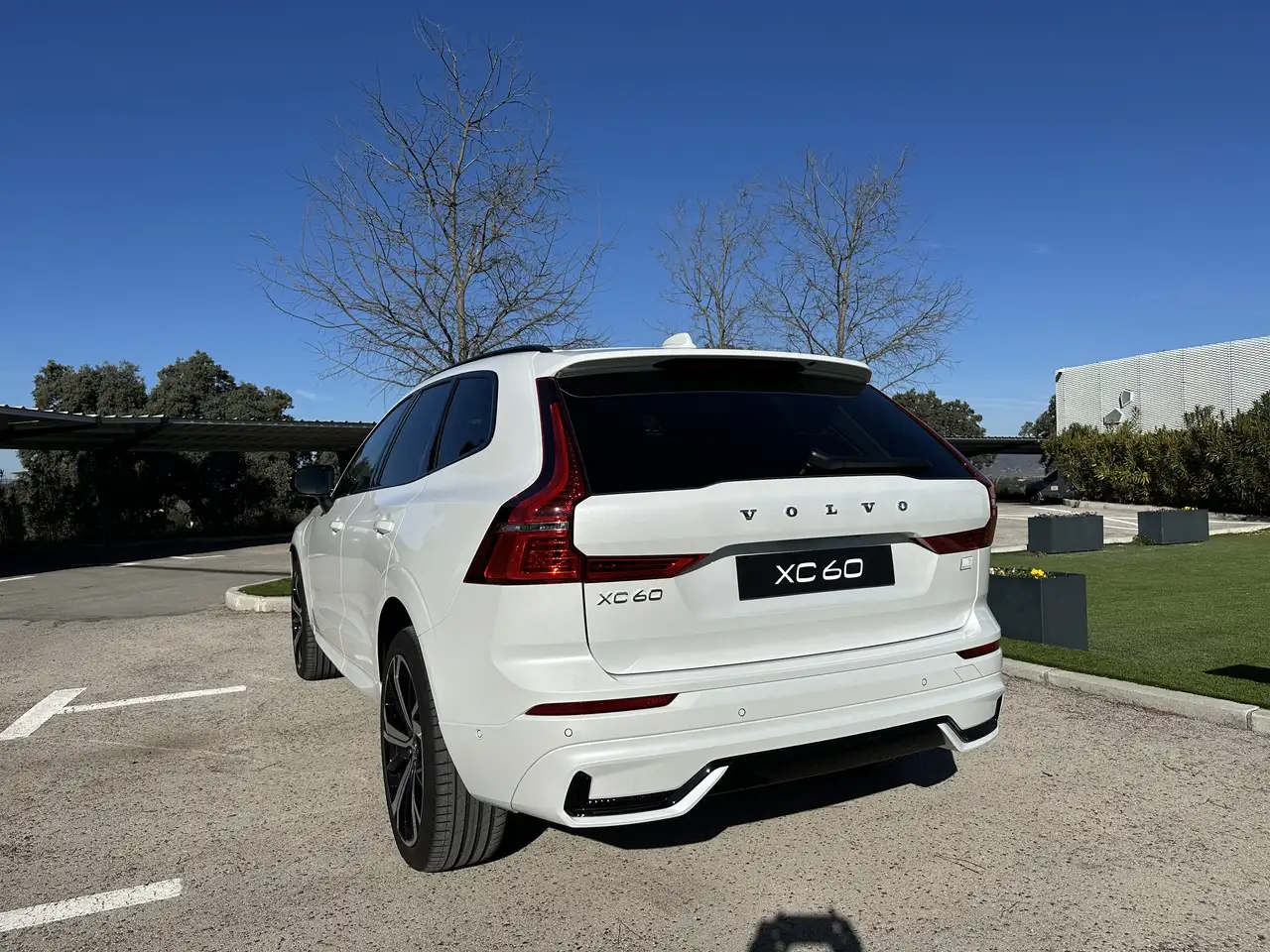 Volvo XC60 T6 Recharge Ultimate Dark — Vehicle gallery 9