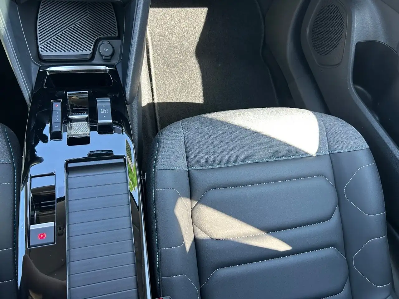 Citroen C4 X 1.2 PureTech 130 Max LED+Navi+2xKlima+Kam. — Vehicle gallery 19