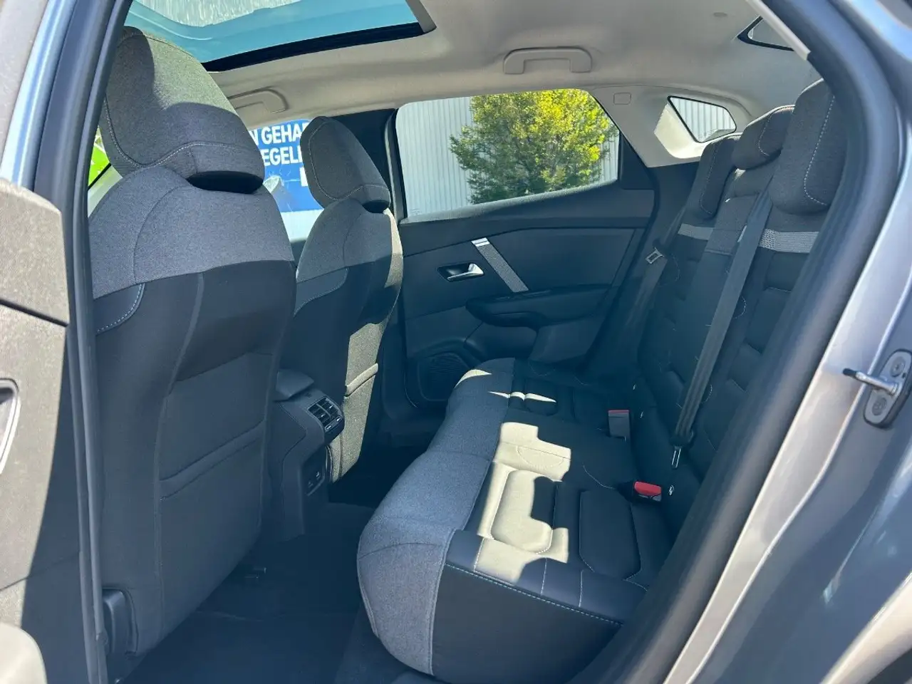 Citroen C4 X 1.2 PureTech 130 Max LED+Navi+2xKlima+Kam. — Vehicle gallery 10