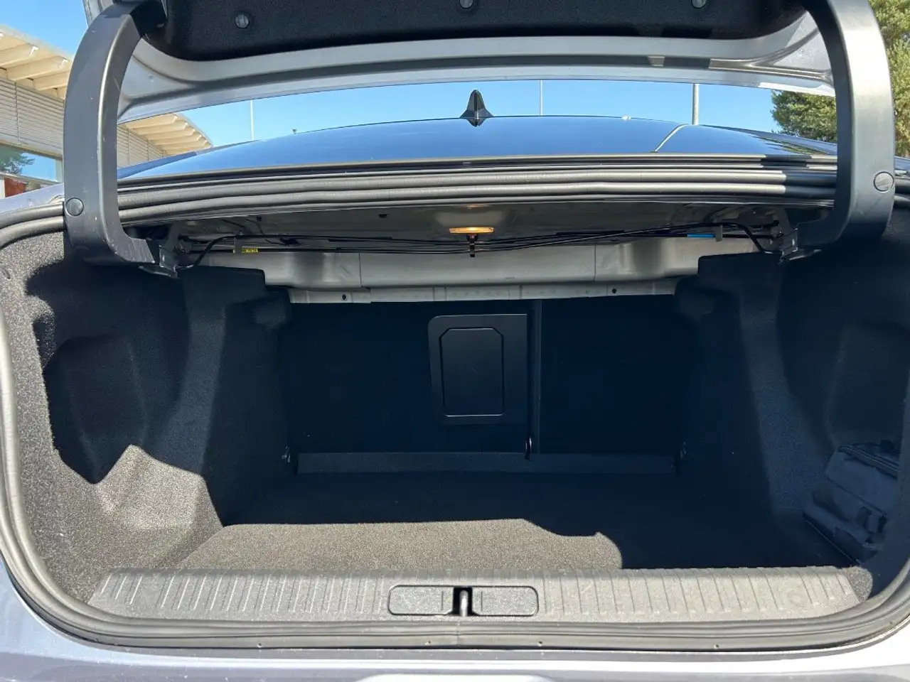 Citroen C4 X 1.2 PureTech 130 Max LED+Navi+2xKlima+Kam. — Vehicle gallery 9