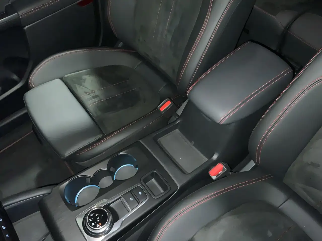 Ford Kuga ST-Line X Aut.*360GRAD*LED-MATRIX*NAVI*GRA*WINTER- — معرض صور السيارة 24