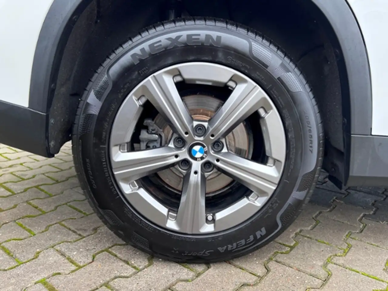BMW X1 23 i xDrive MassageSitz adapLED Sportsitze Fernli — معرض صور السيارة 21