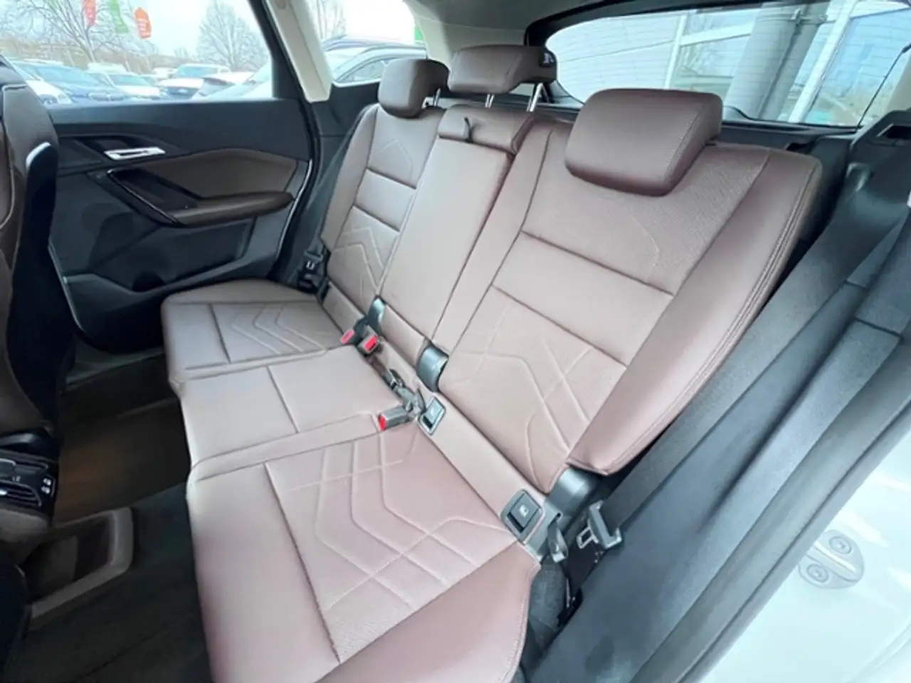 BMW X1 23 i xDrive MassageSitz adapLED Sportsitze Fernli — معرض صور السيارة 17