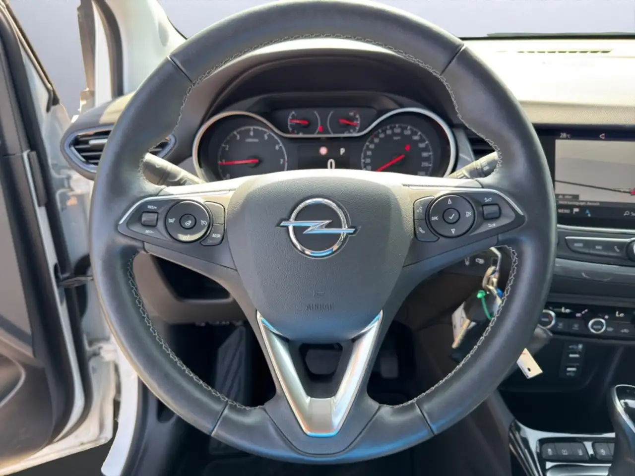 Opel Crossland Elegance Paket ATG Navi Klimaautom Allwetterreifen — Galerie du véhicule 14