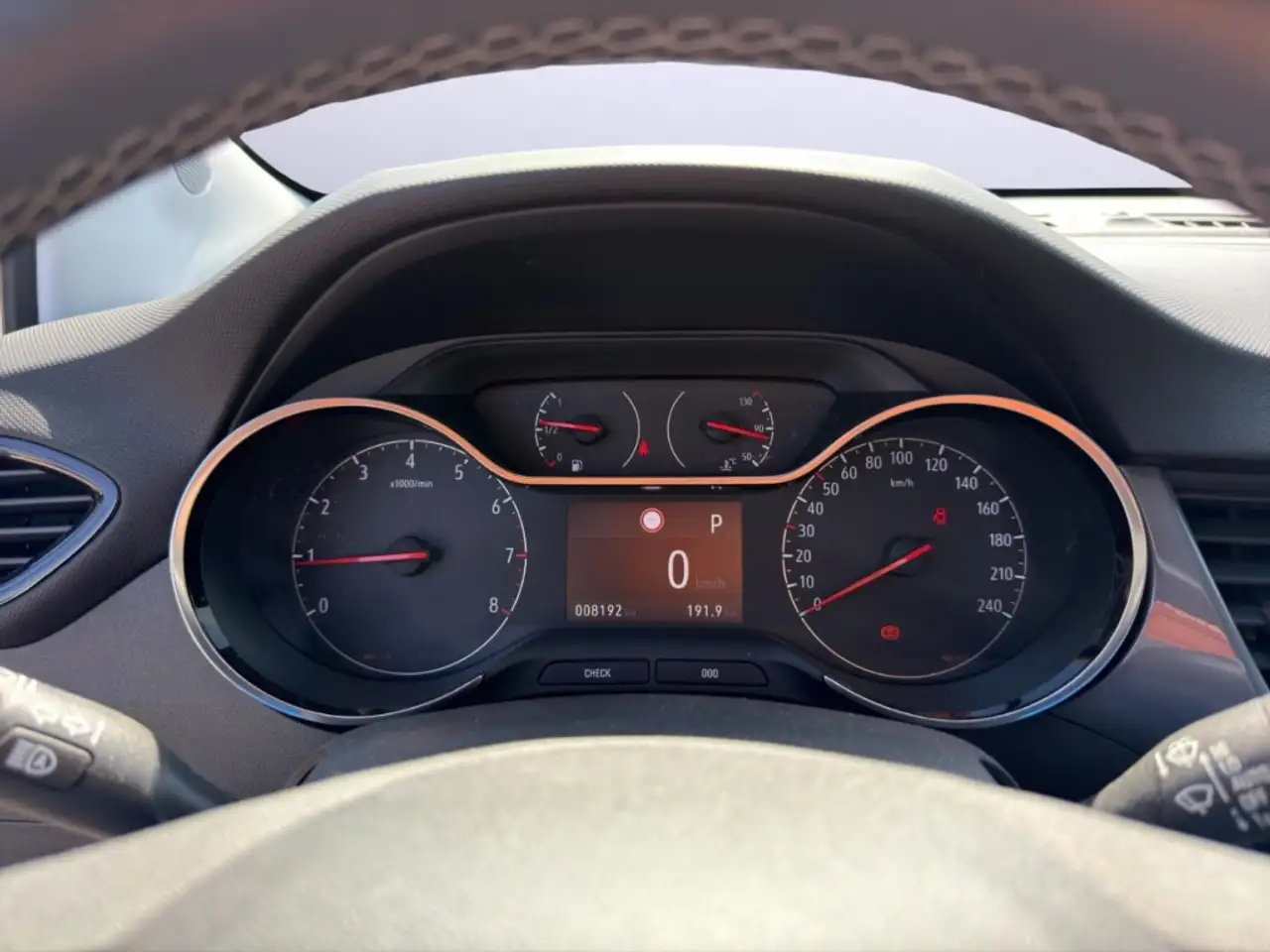 Opel Crossland Elegance Paket ATG Navi Klimaautom Allwetterreifen — Galerie du véhicule 15