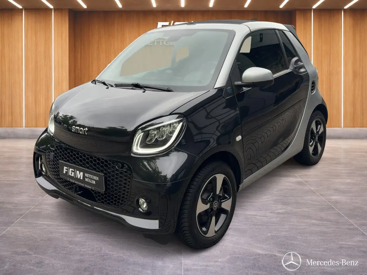 smart forTwo smart EQ fortwo cabrio LED+R.KAMERA+PANO+22KW+AM — Berlin