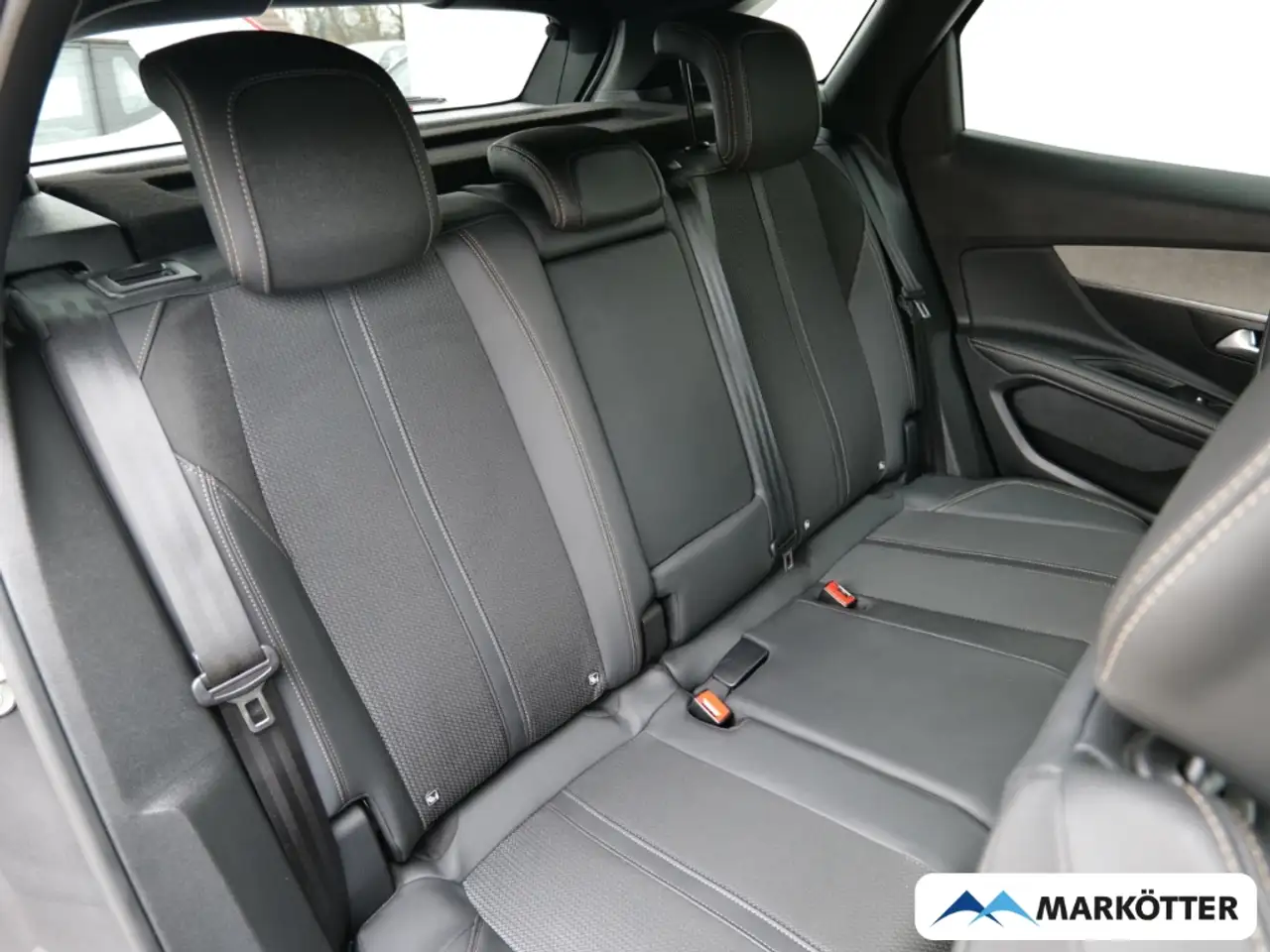 Peugeot 3008 1.2 GT CAM/Totwinkel/ACC/SHZ — Vehicle gallery 13