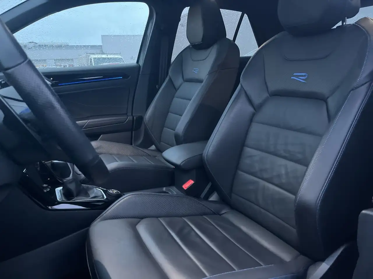 Volkswagen T-Roc "R" VOLL Akrapovic Leder Pano AHK NP69K — Galerie du véhicule 8