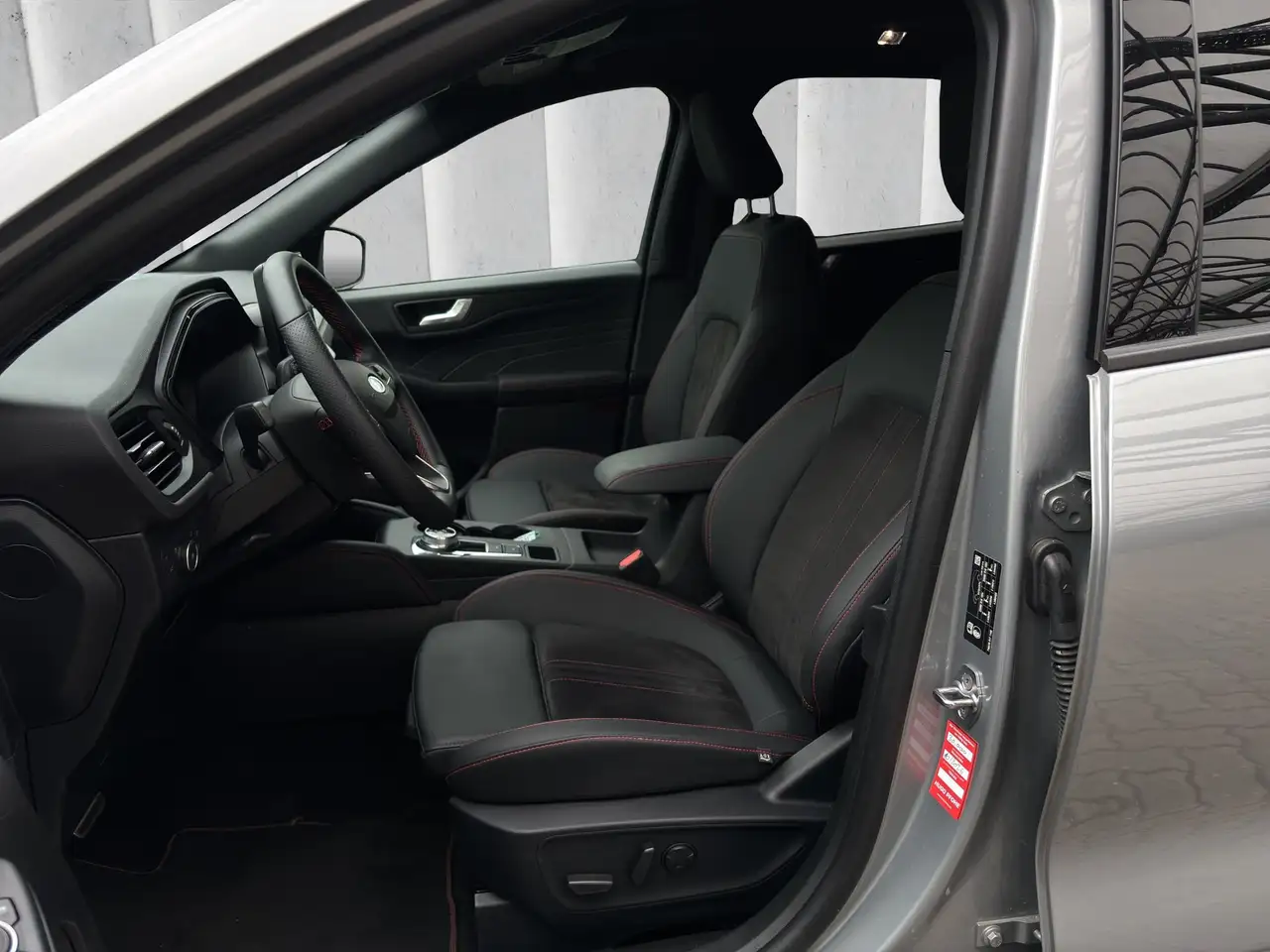 Ford Kuga ST-Line X Aut.*PANO*AHK*360GRAD*LED-MATRIX*NAVI*GR — Galería del vehículo 10