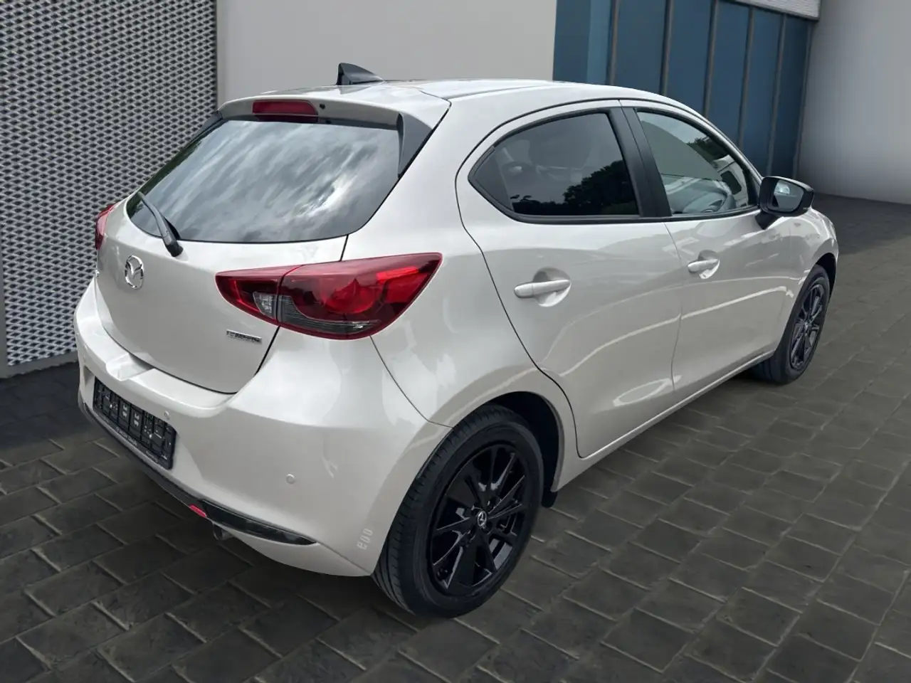 Mazda 2 1.5L e-SKYACTIV G 90ps Homura — Galería del vehículo 3