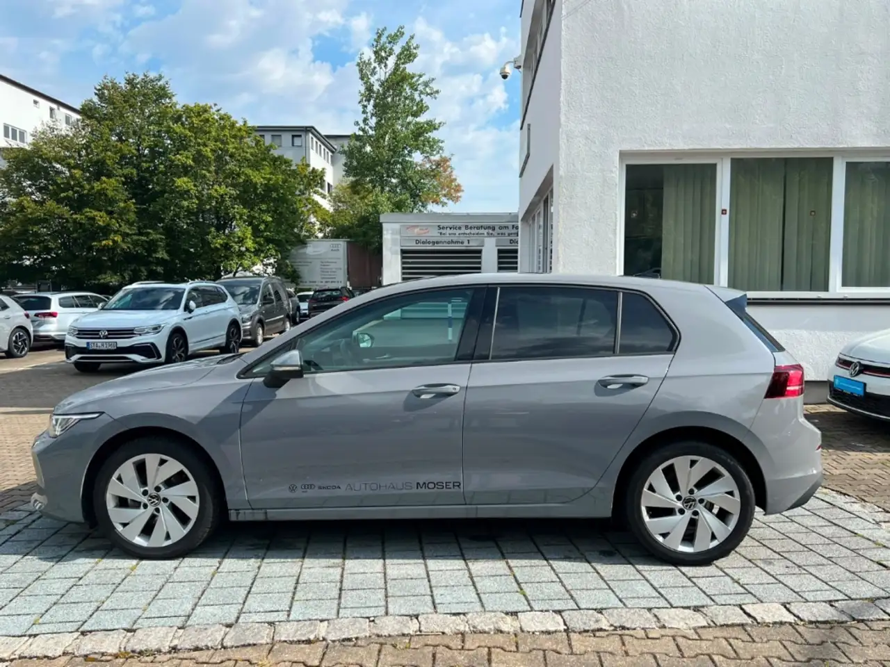 Volkswagen Golf 1.5TSI Life - PANO*APP*ASSIST*CLIMATRONIC*1HD!!! — معرض صور السيارة 3