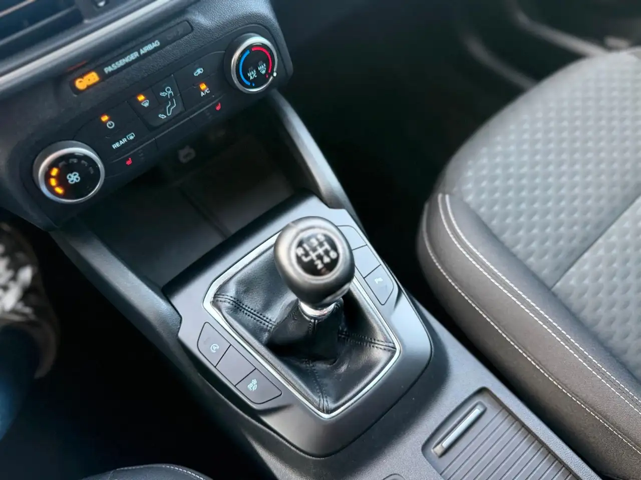 Ford Kuga Cool & Connect DAB PDC KLIMA AHK — Galerie du véhicule 13