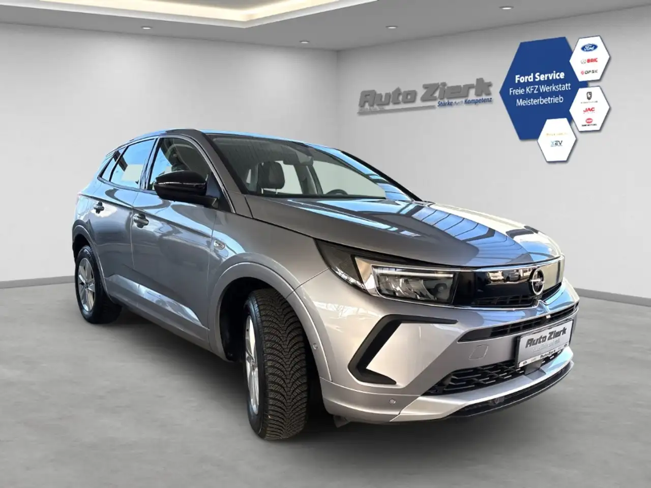 Opel Grandland X Enjoy 1.2 Turbo Automatik ACC LED RFK ALLWETTER — Galería del vehículo 3