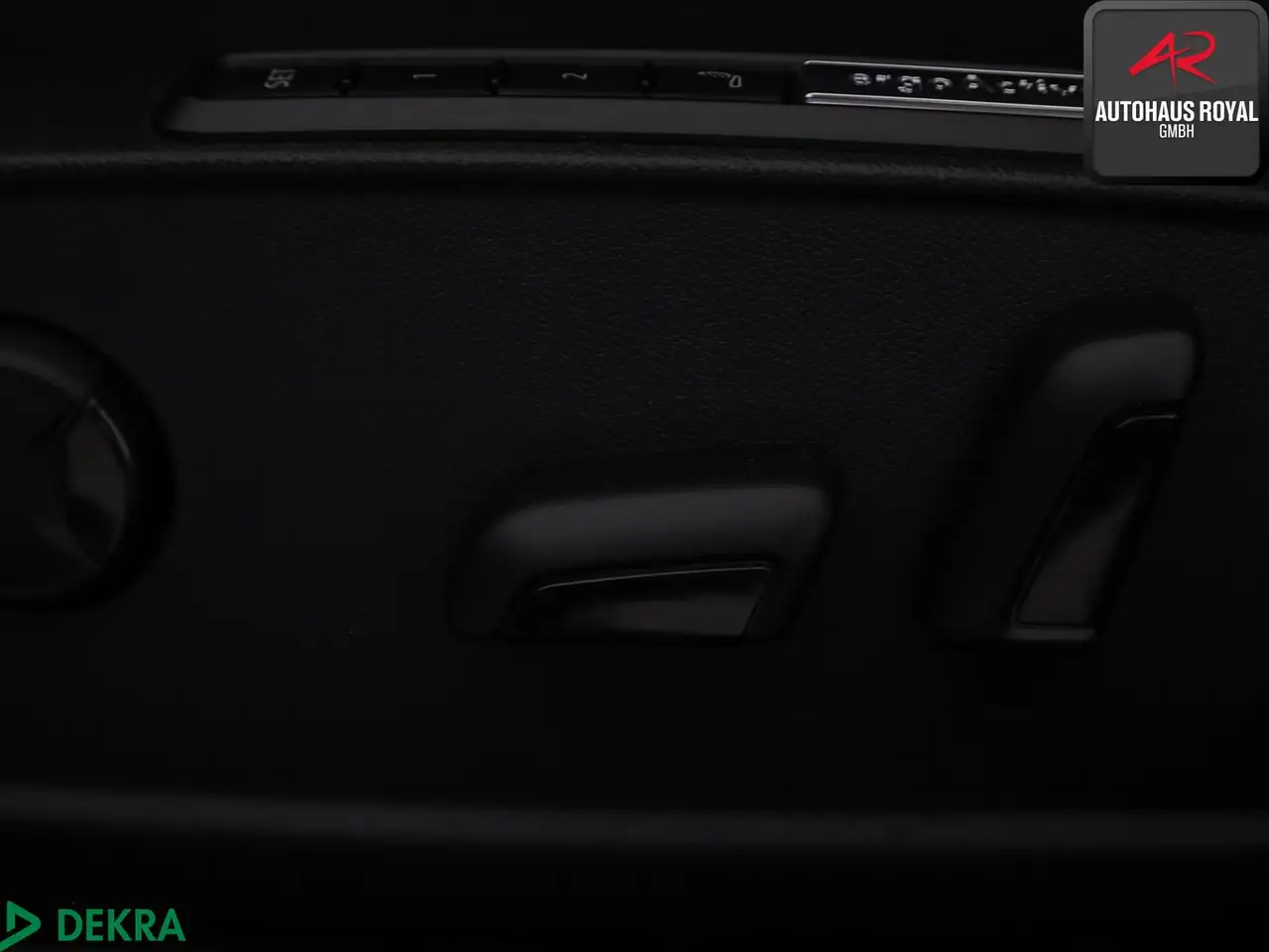 Volkswagen Golf VIII 1.5 eTSI STYLE MASSAGE,MEMORY,ACC,1.HD — معرض صور السيارة 23