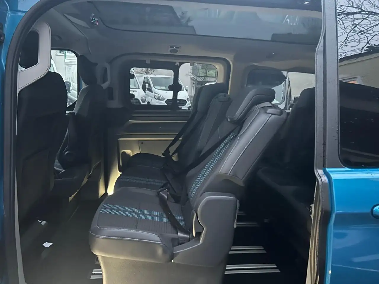 Ford Tourneo Custom E 340 L1 Tourneo Sport RWD — Galerie du véhicule 8