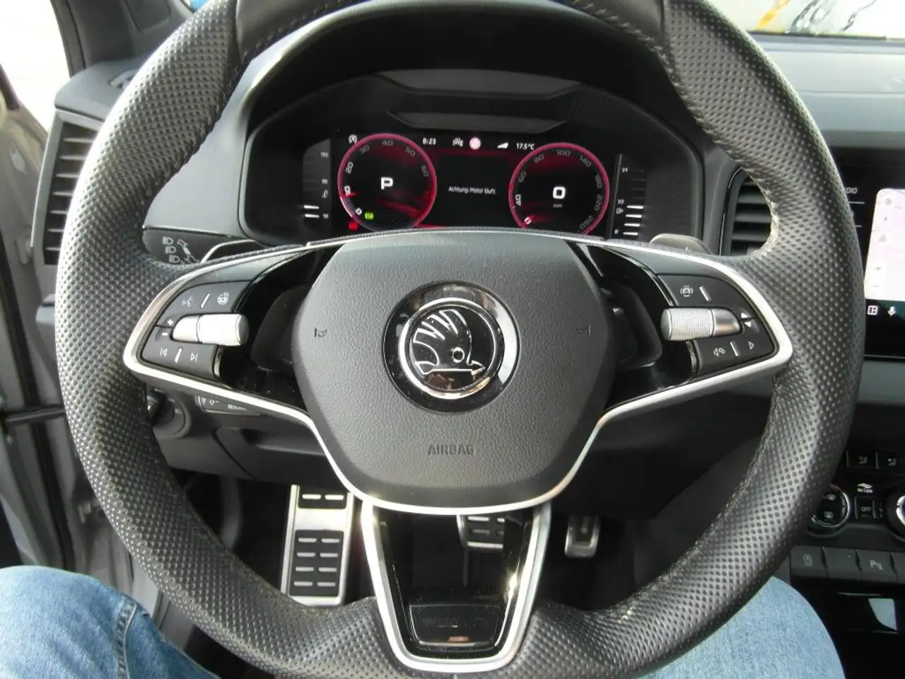 Skoda Karoq 2.0l TSI DSG 4x4 Sportline,RFK,Matrix,uvm. — معرض صور السيارة 15