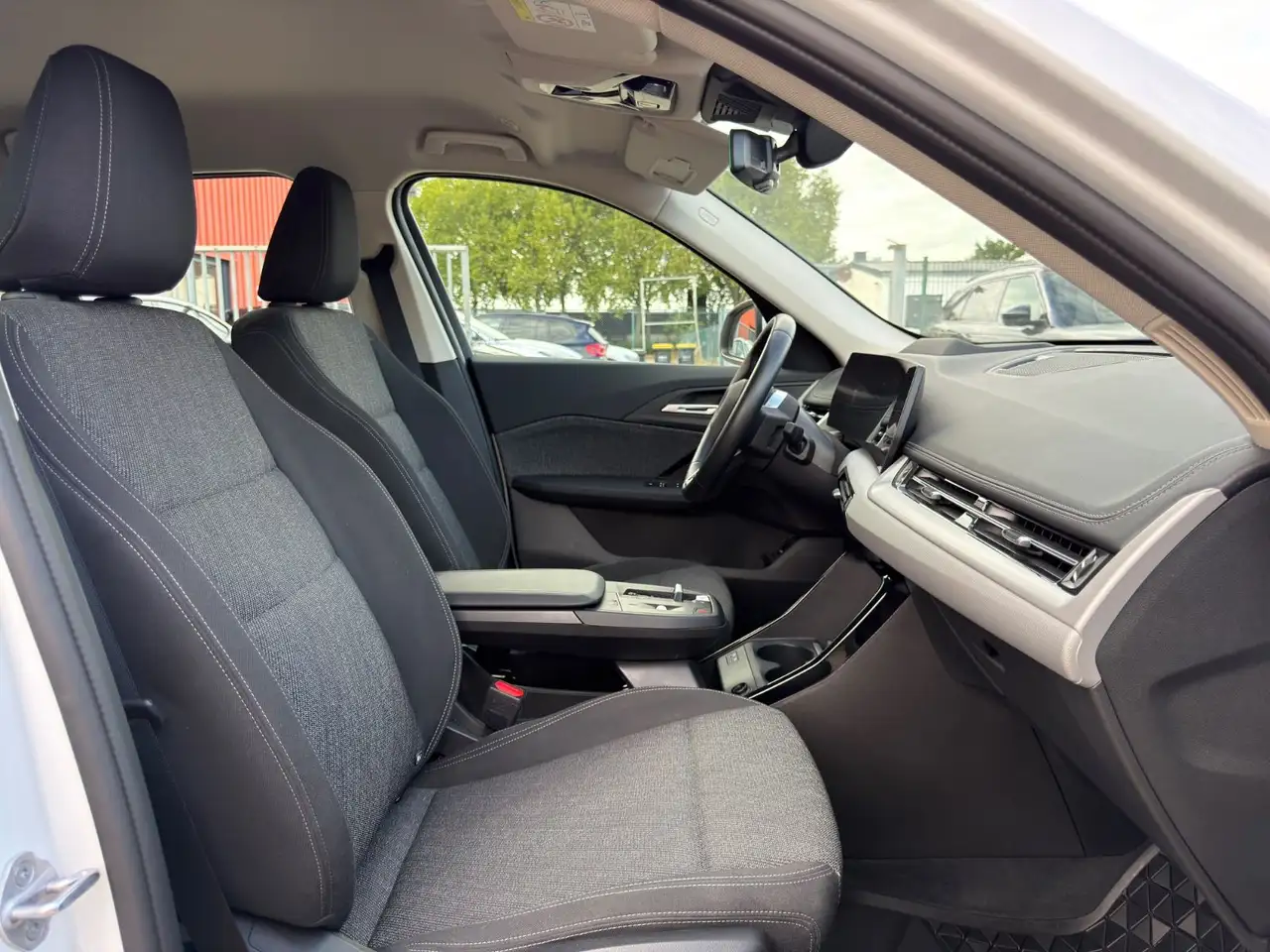 BMW iX1 20 eDrive Keyless/360/Navi/LED/Head-Up — Galerie du véhicule 23