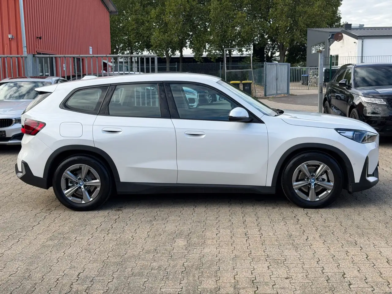 BMW iX1 20 eDrive Keyless/360/Navi/LED/Head-Up — Galerie du véhicule 5