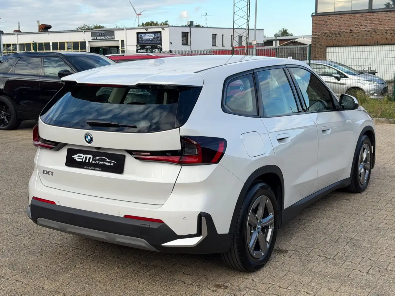 BMW iX1 20 eDrive Keyless/360/Navi/LED/Head-Up — Galerie du véhicule 6