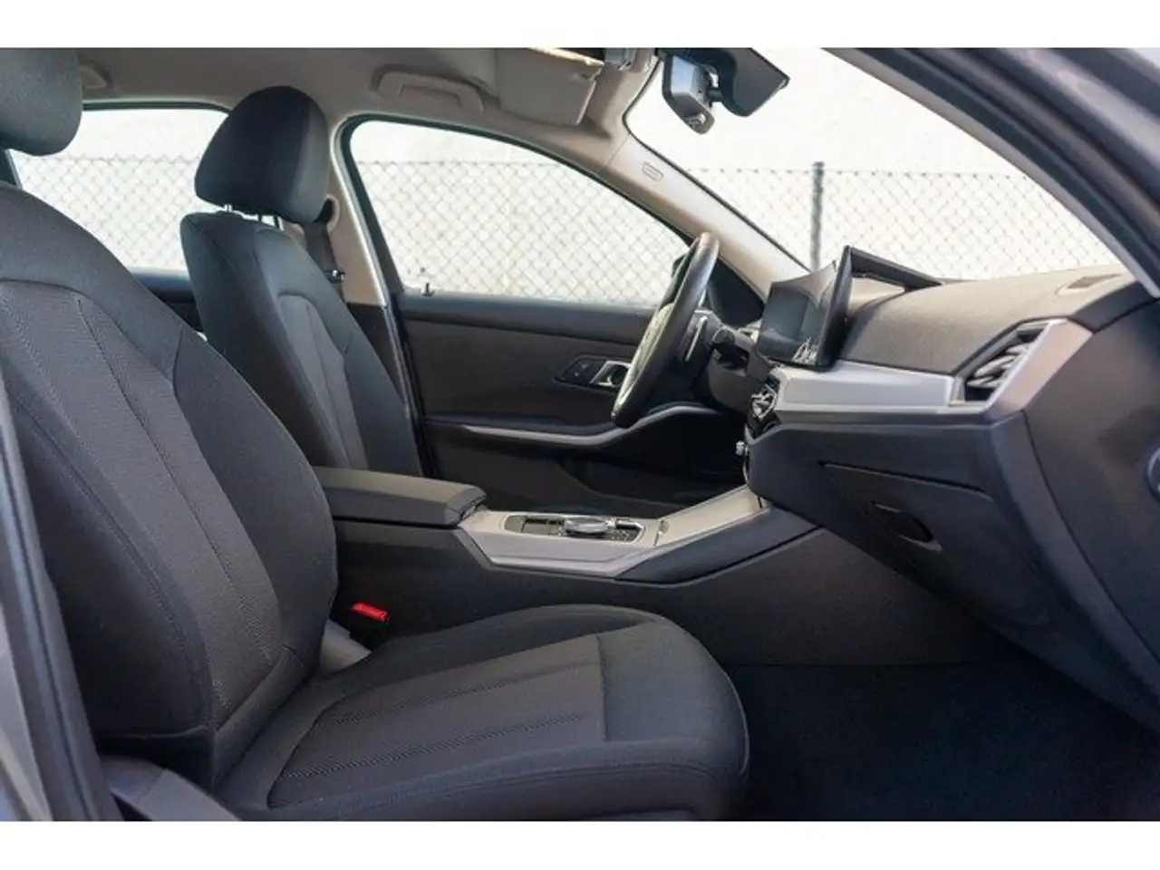 BMW 320 320e — معرض صور السيارة 24