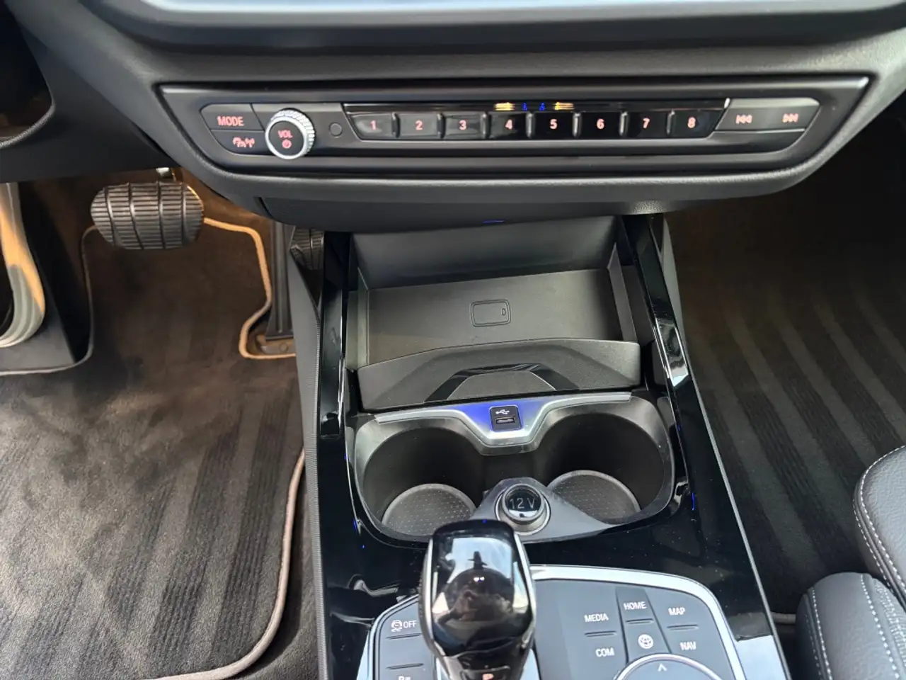 BMW 218 218dA Gran Coupé Sport — معرض صور السيارة 23