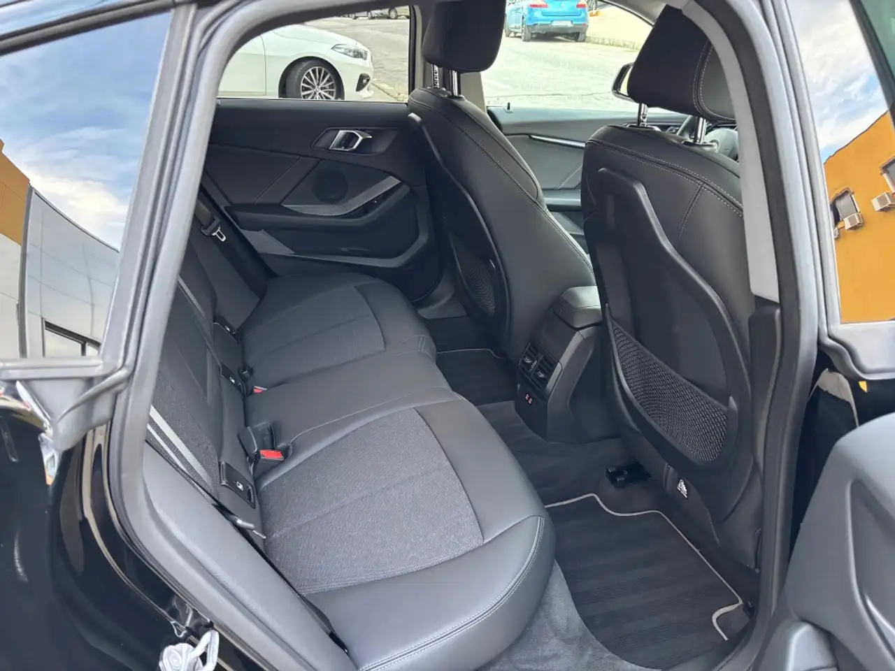 BMW 218 218dA Gran Coupé Sport — معرض صور السيارة 12