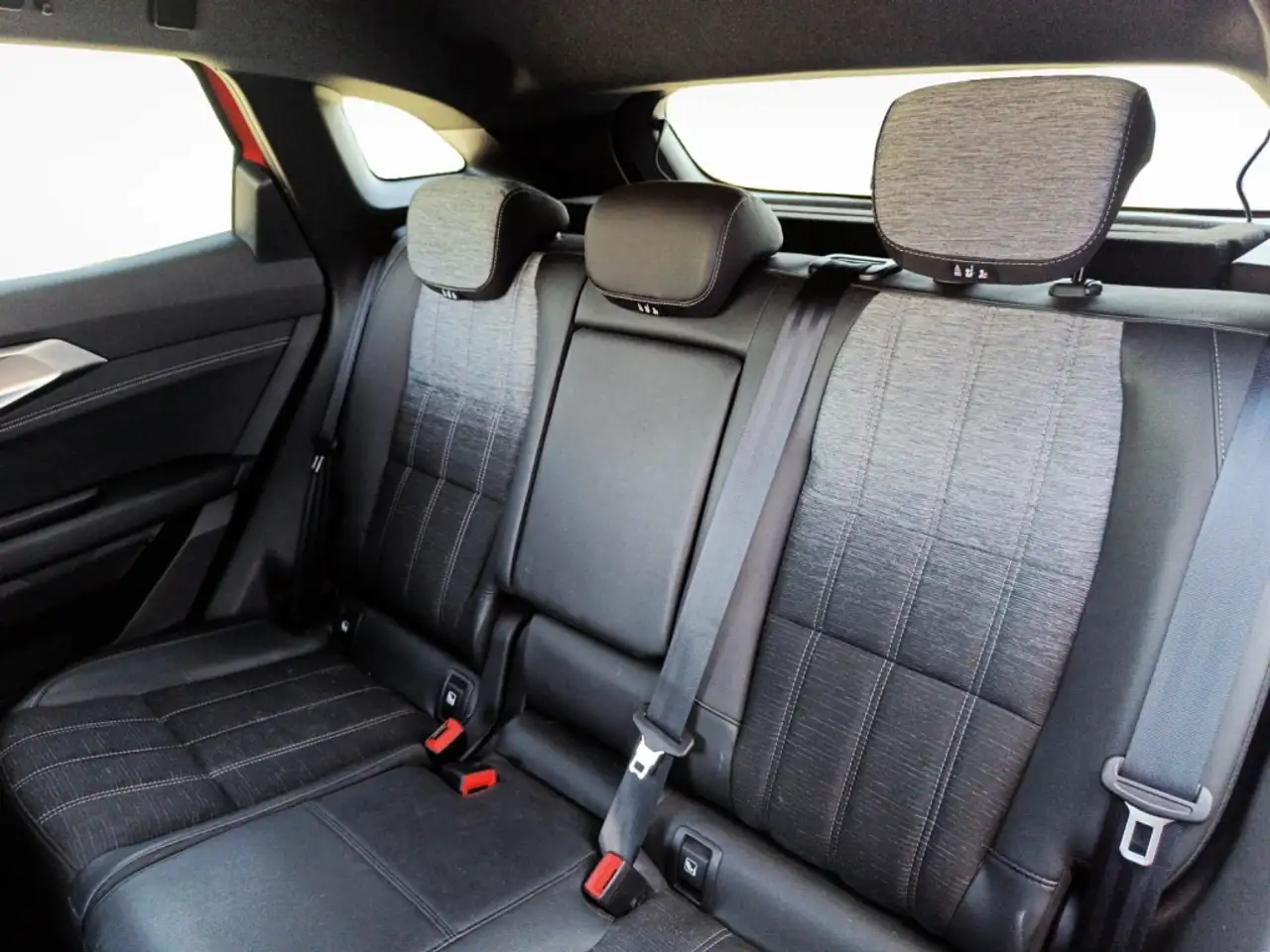 Renault Austral 1.2 E-Tech Híbrido Techno 146kW — معرض صور السيارة 17
