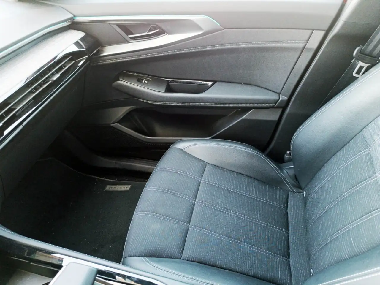 Renault Austral 1.2 E-Tech Híbrido Techno 146kW — معرض صور السيارة 25