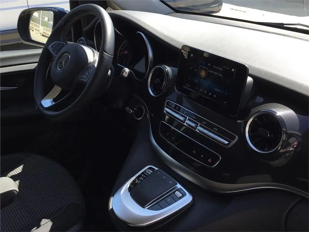 Mercedes-Benz V 220 d Compacto — معرض صور السيارة 9
