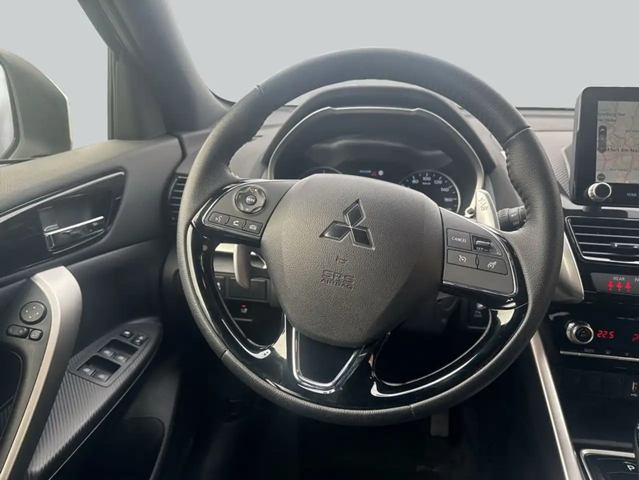 Mitsubishi Eclipse Cross Plug-In Hybrid 4WD Plus — معرض صور السيارة 17